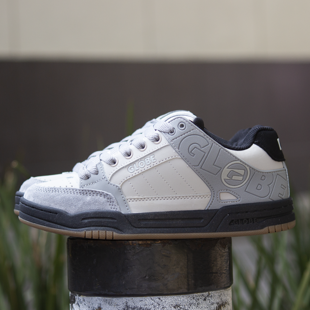 Tenis Globe Tilt Titanium Black