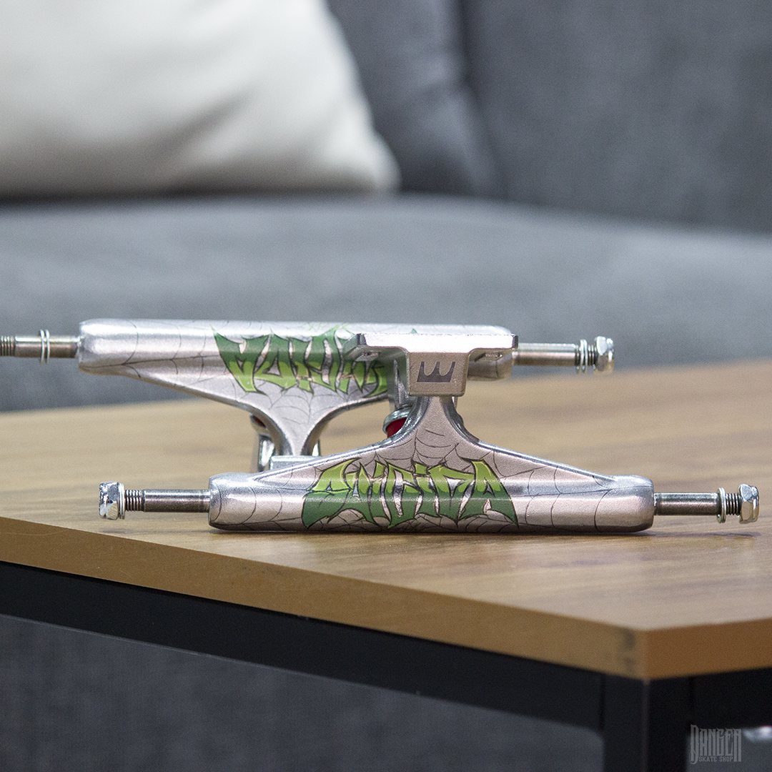 Trucks Suicida Dark Logo