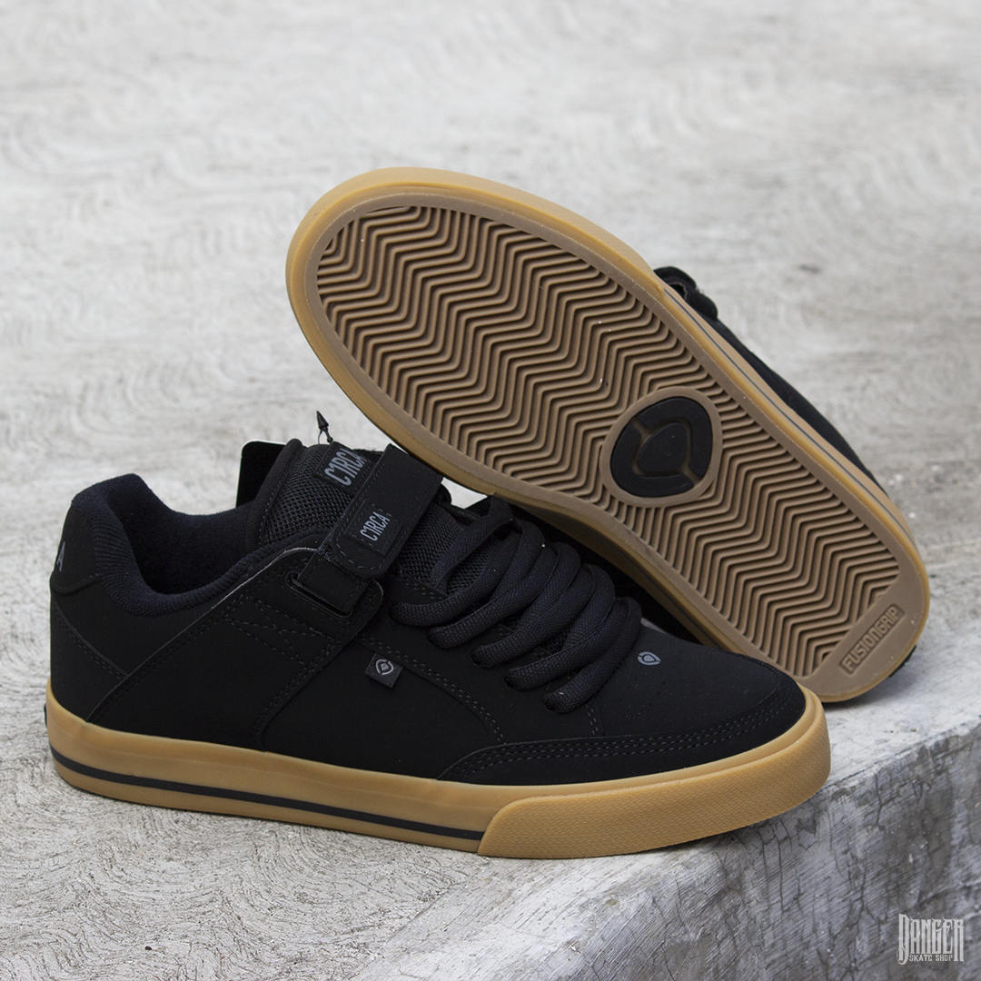 Tenis C1rca 205 Negro Goma Synthetic Cuero