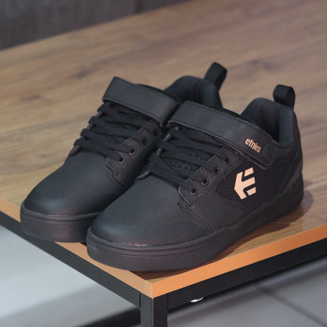 Tenis Etnies Camber Clip Black Gold