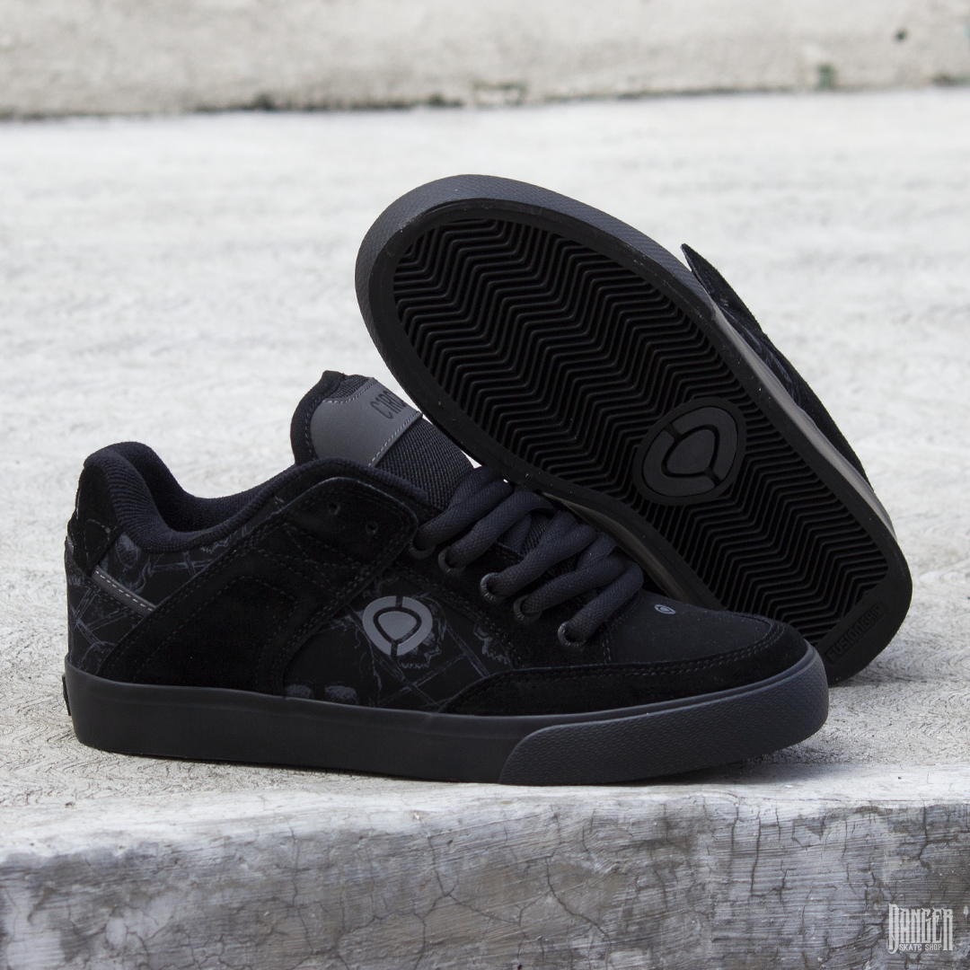 Tenis C1rca 205 Vulc SE Negro Negro Cráneo Cuero Reno