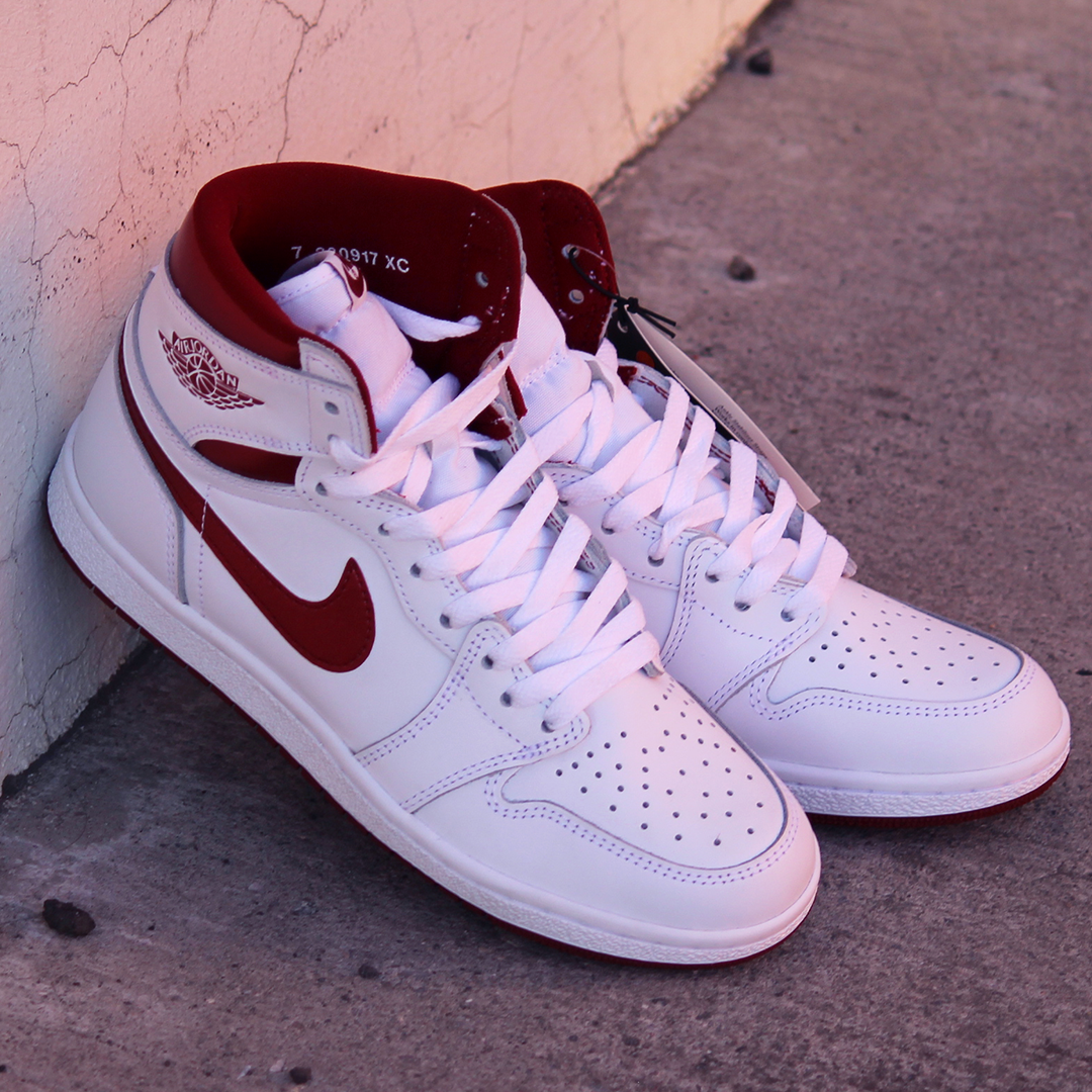 Tenis Air Jordan 1 High 85 Metallic Burgundy