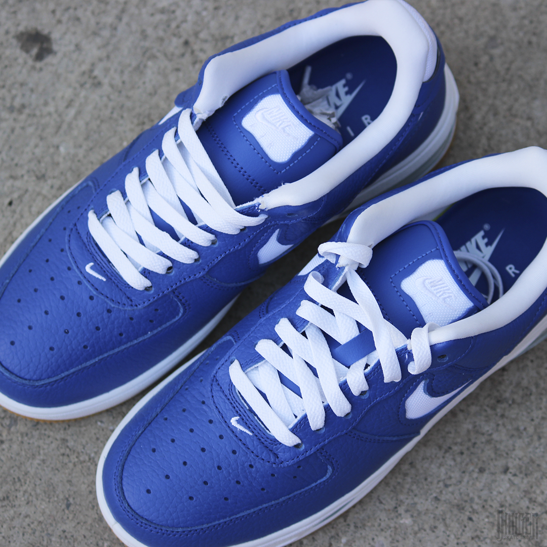 Tenis Nike Air Force 1 Low EVO Royal Team Aquarium Blue Rubber Yellow