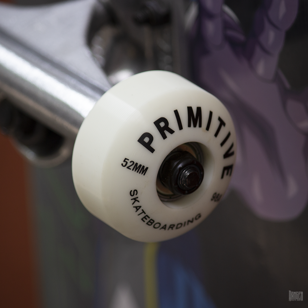 Patineta Primitive X Dragon Ball Super Neal Beerus