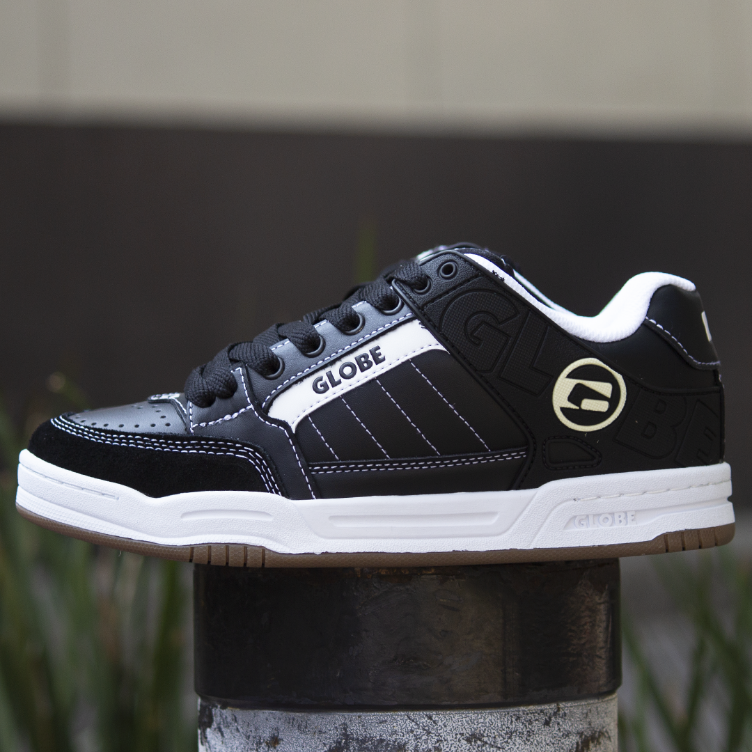 Tenis Globe Tilt Black White Stitch