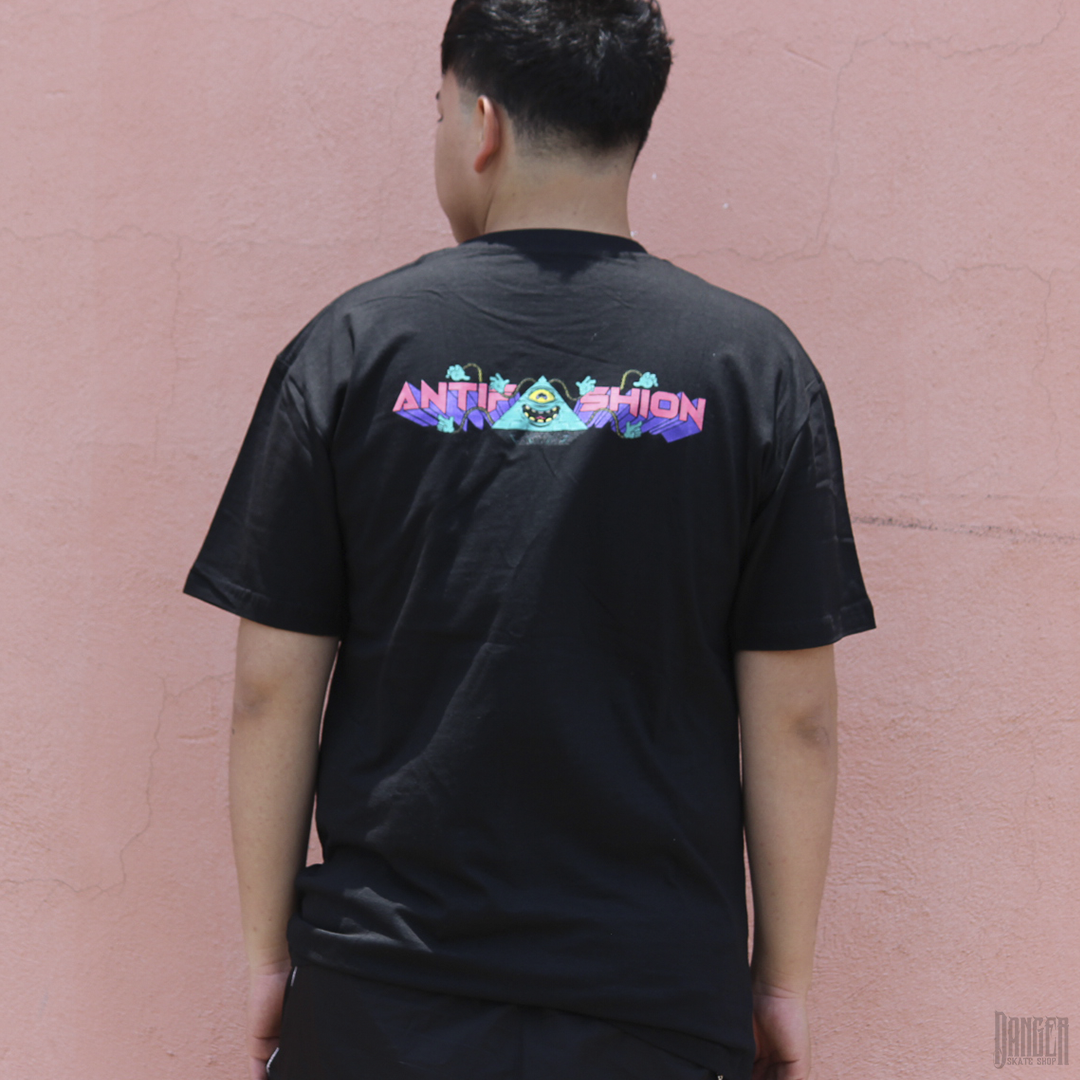 Playera Antifashion Piramide Black