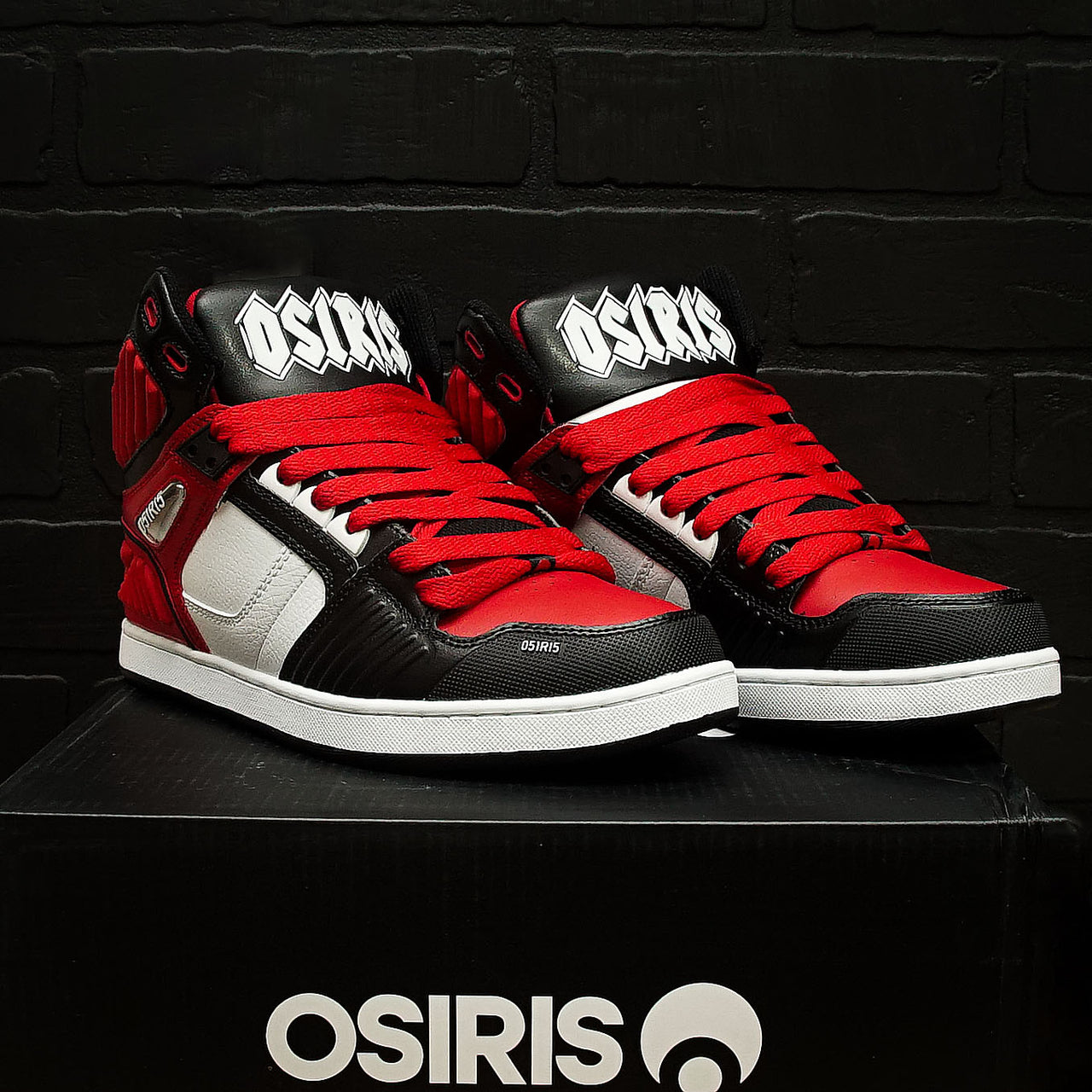 Tenis Osiris NYC 83 XRP White Red Black