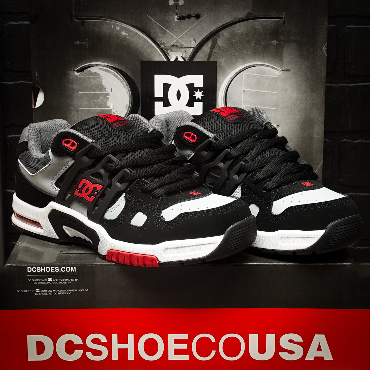 Tenis DC AT-2 Black Grey Red