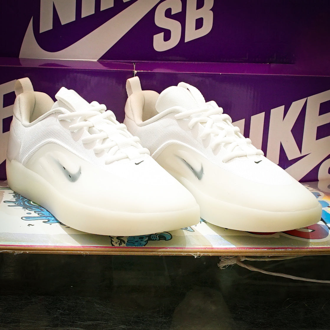 Tenis Nike SB Zoom Nyjah 4 White Black