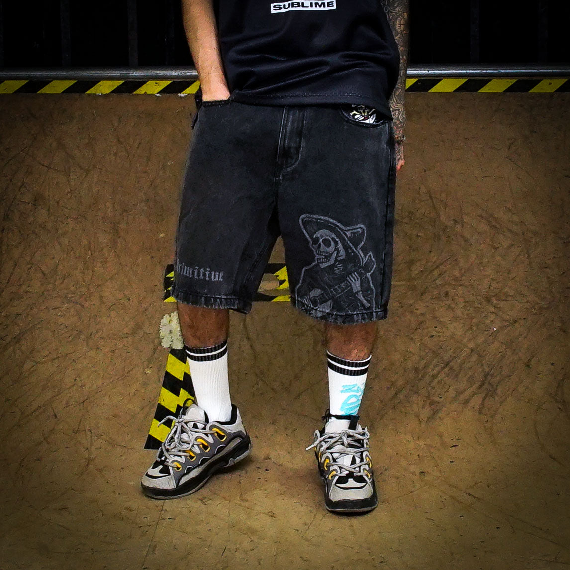 Short de Mezclilla Primitive x Sublime Santeria