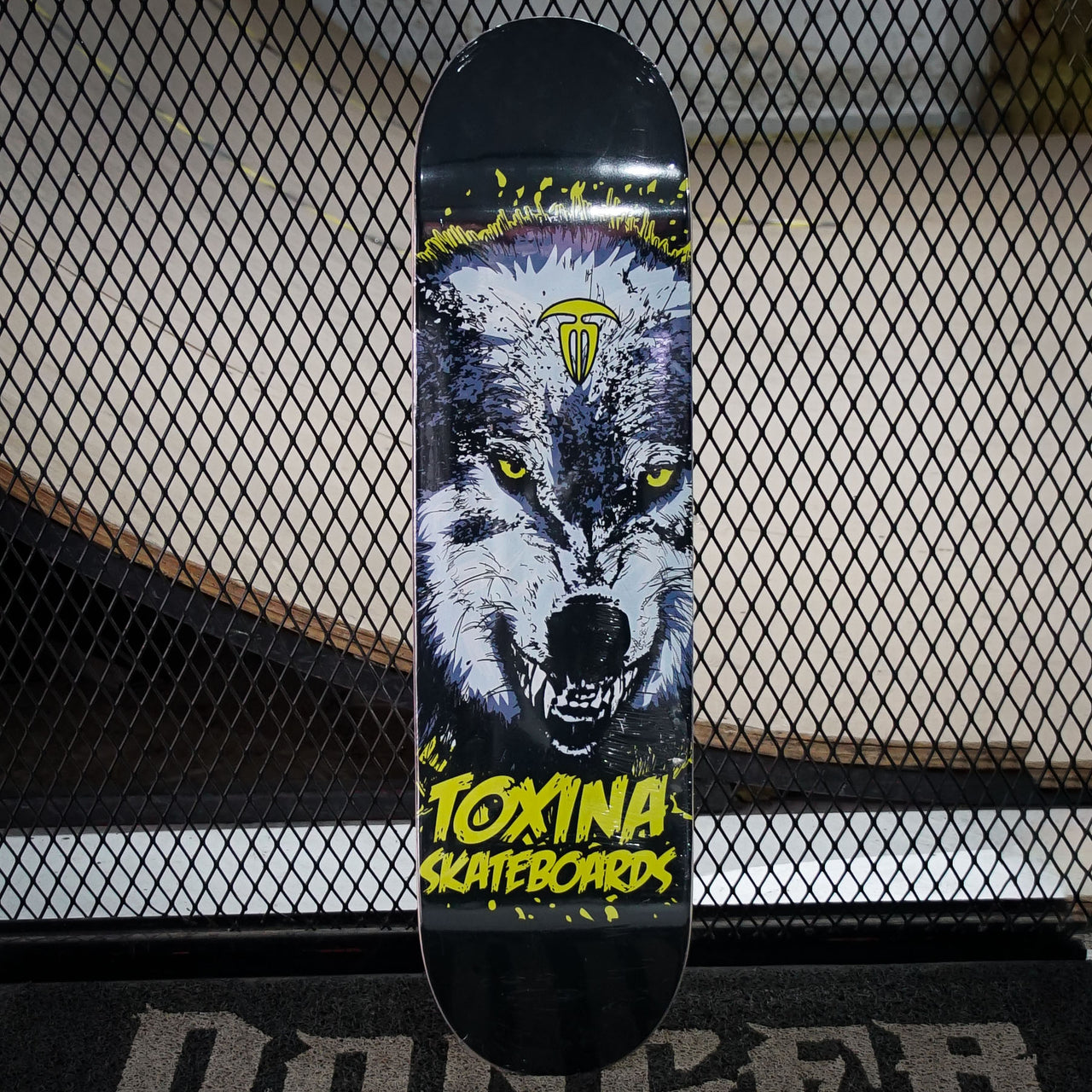 Tabla Toxina Skateboards Lobo