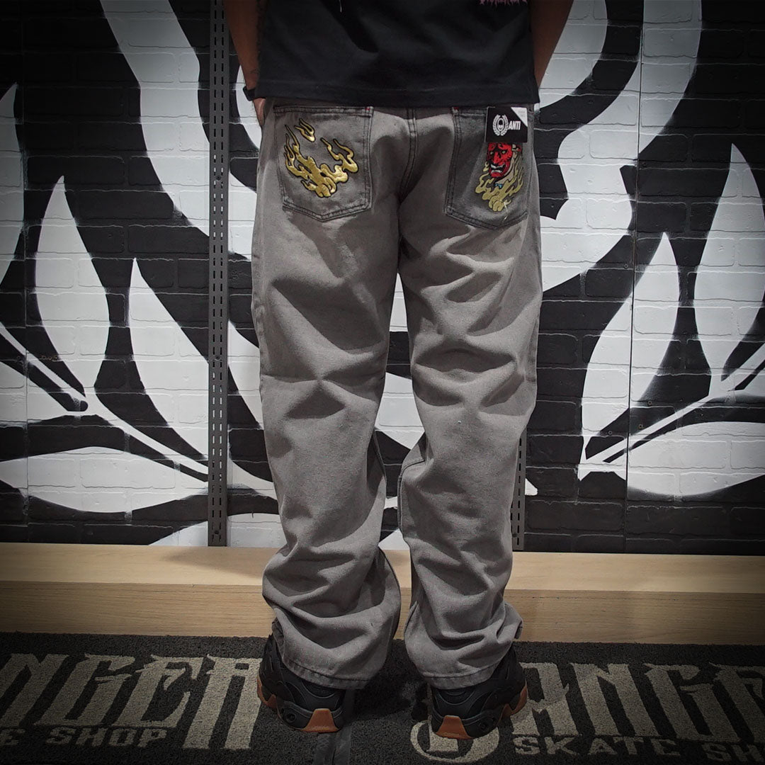 Pantalón Antifashion Hannya Oxford Bordados