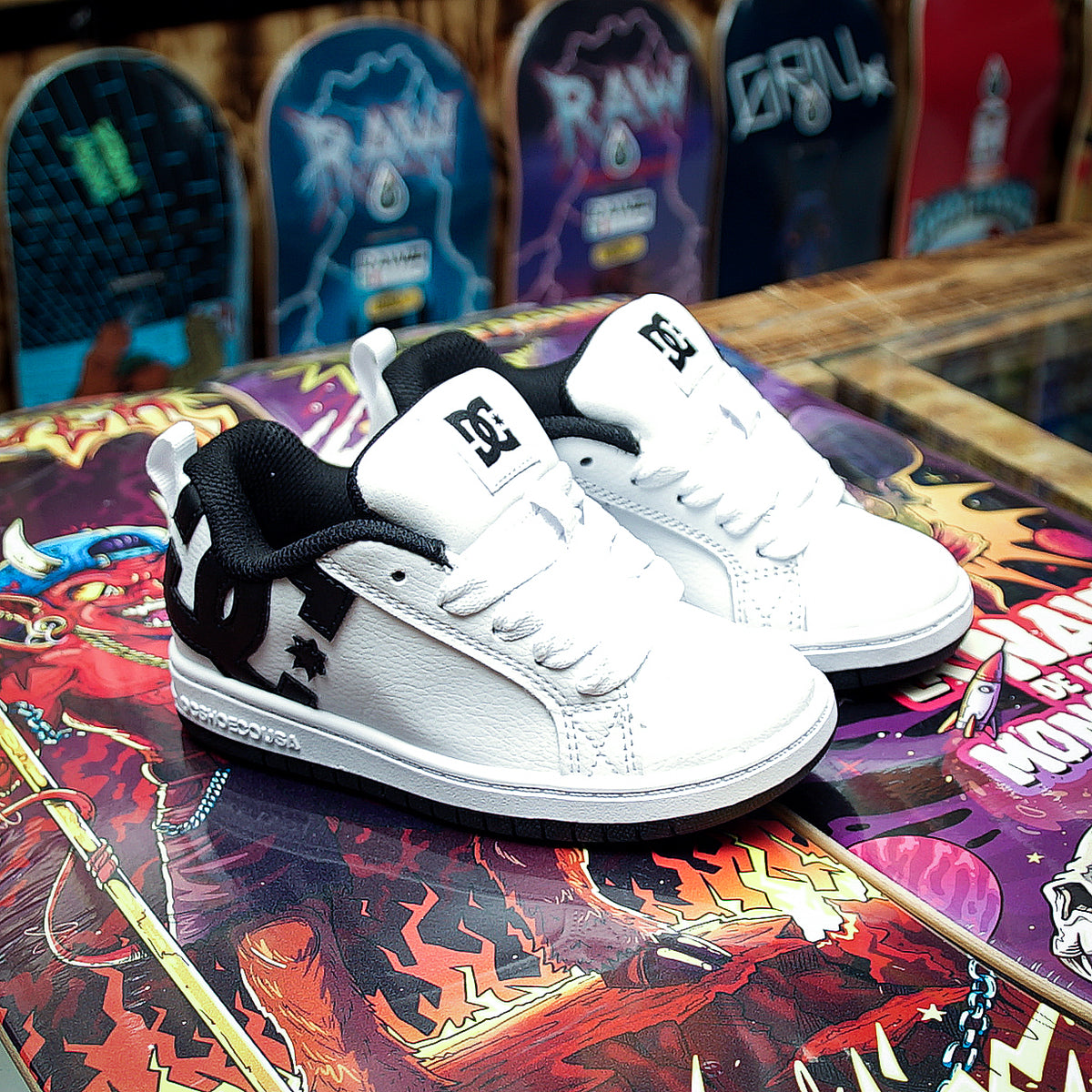 Tenis DC Court Graffik White Black Kids