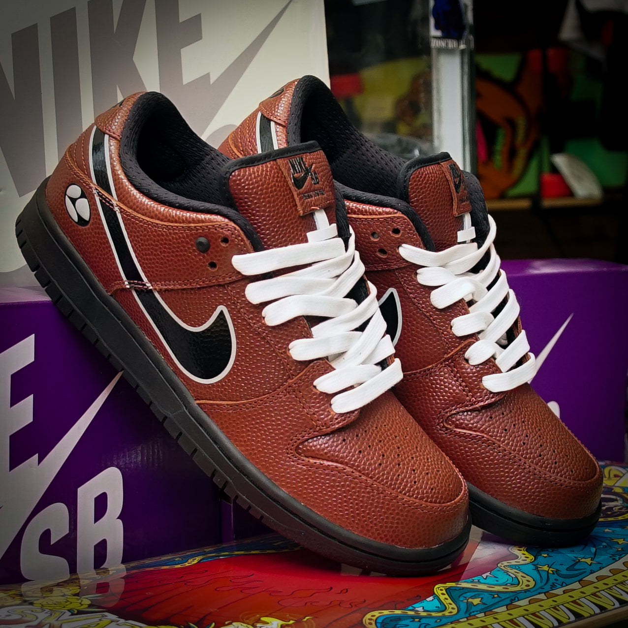 Tenis Nike SB Dunk Low Pro x Limosine Skateboards Celestial Gold Black