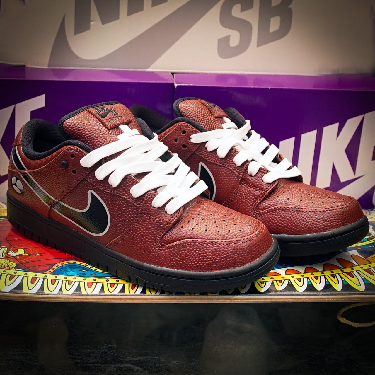 Tenis Nike SB Dunk Low Pro x Limosine Skateboards Celestial Gold Black