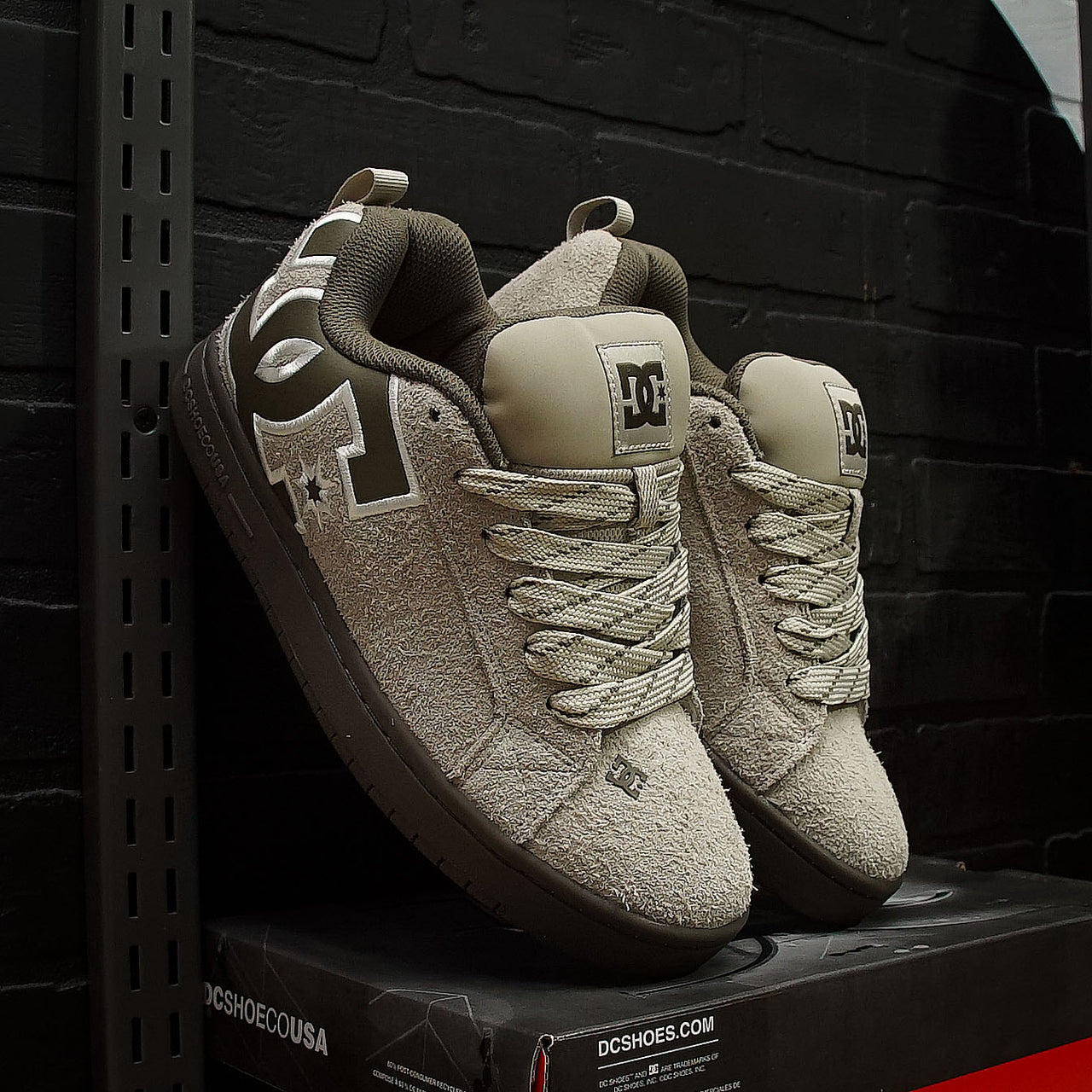 Tenis DC Court Graffik SE Taupe Olive Gum