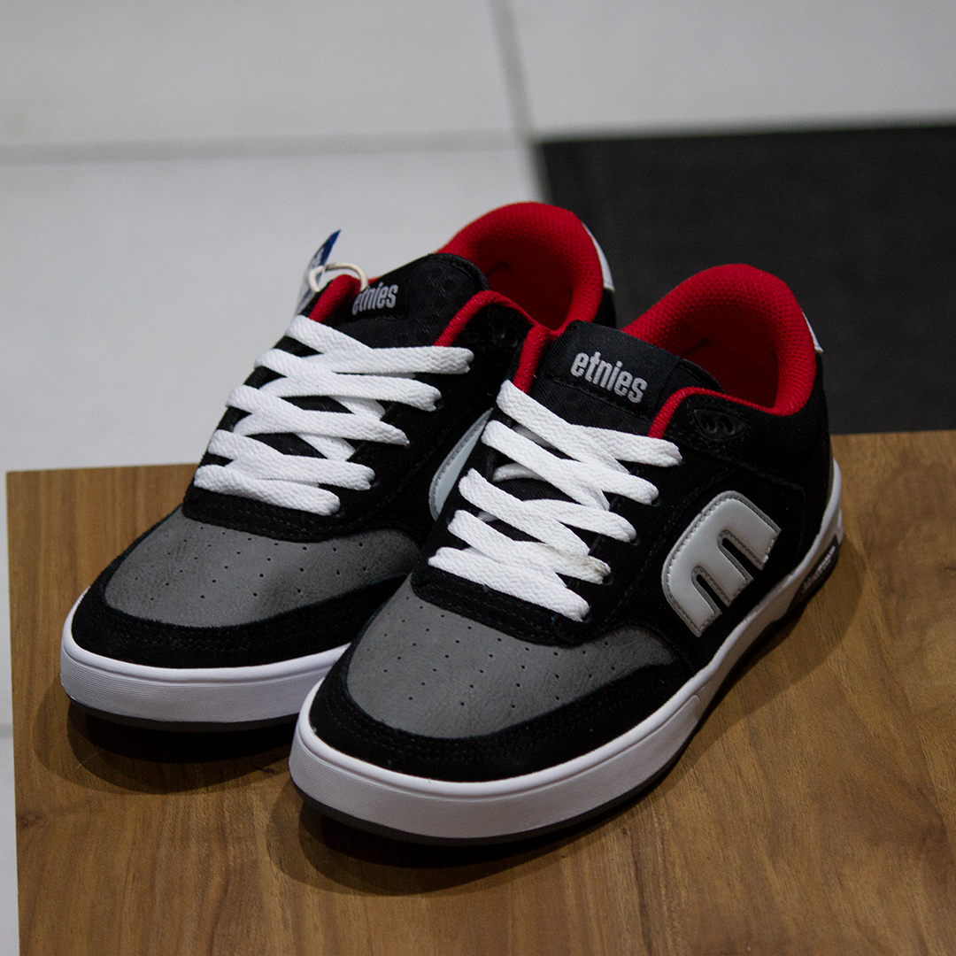 Tenis Etnies Serin Michelin Black Grey White