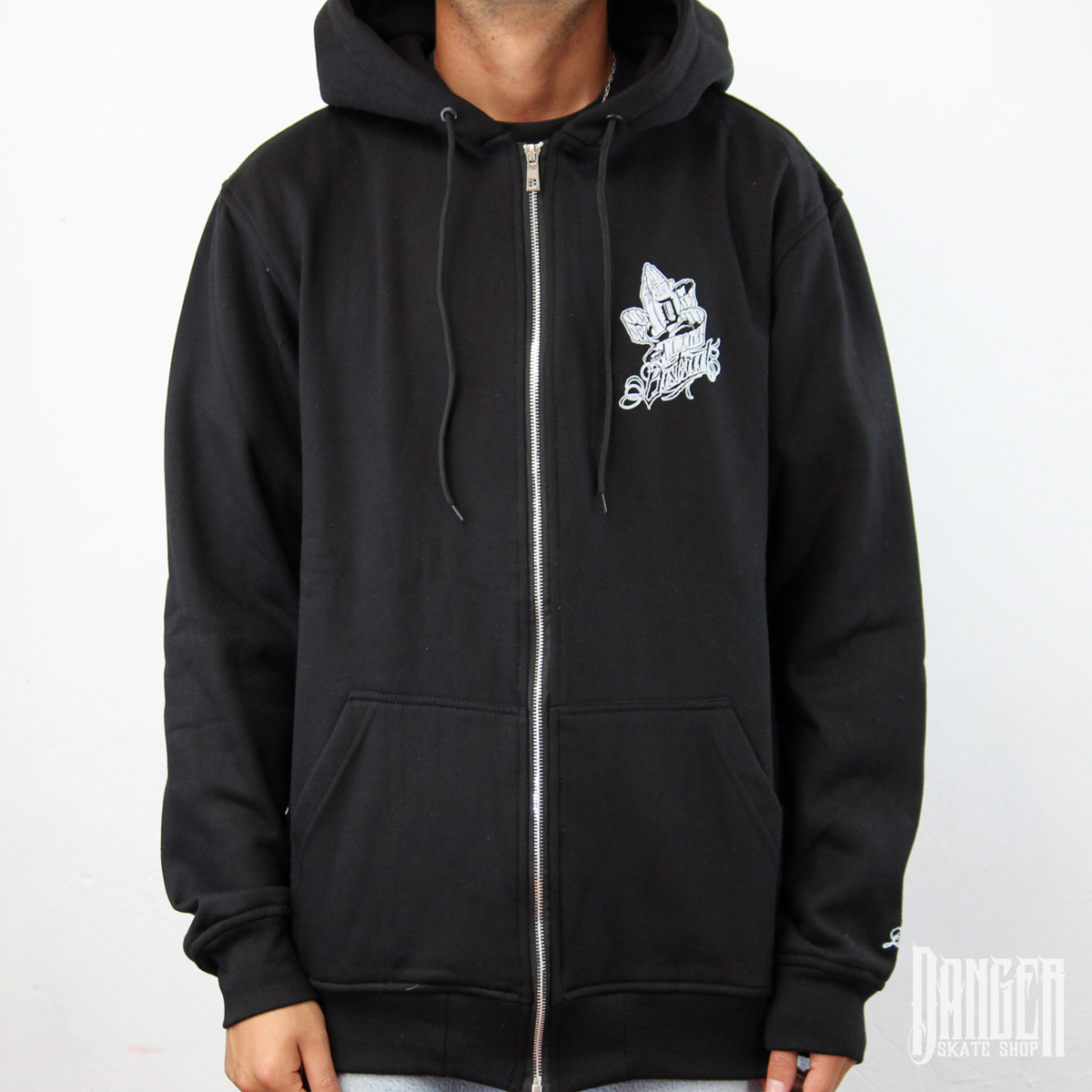 Chamarra Distreet Prayer Clika